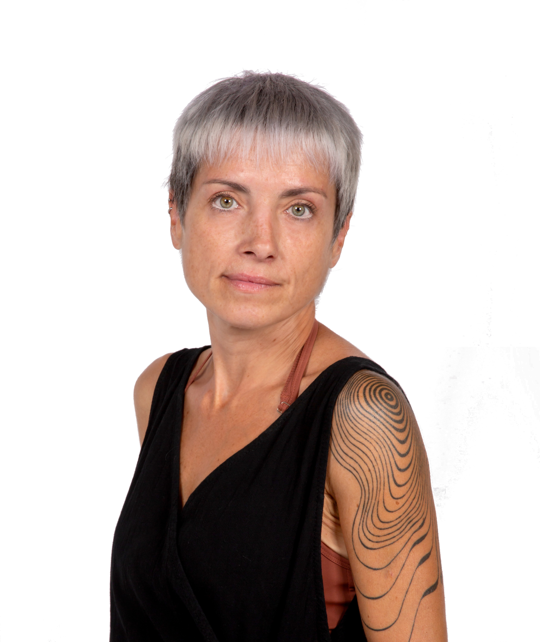 Professional portrait of Vassia Karkantzou, founder and principal consultant of SocialWorks Consulting, Επαγγελματικό πορτραίτο της Βάσιας Καρκαντζού, ιδρύτριας και κύριας συμβούλου της SocialWorks Consulting,